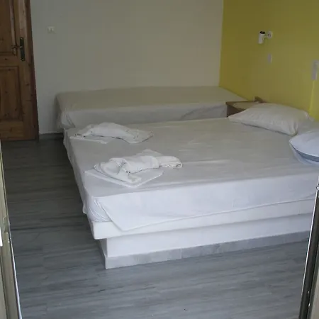Ampeli Guest house *